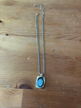 VINTAGE KENNETH COLE silver-tone necklace w/Blue/Gray moonglow cabochon pendant